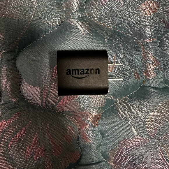 COPY - 3 Sets Of Cords + Apple Watch Charger + Amazon Basics Block - Picture 10 of 12